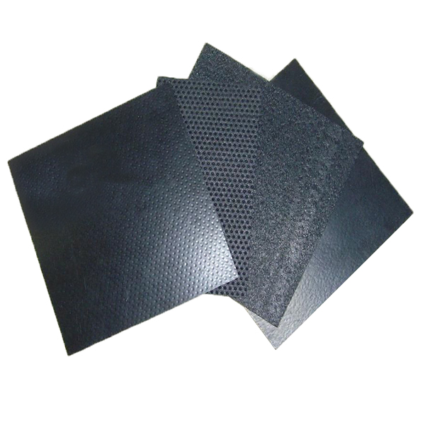 河道治理工程到底選擇土工膜好些還是膨潤土防水毯合適?